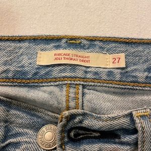 Levi’s size 27 Ribcage straight Jeans